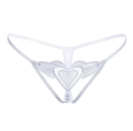 Sexy string καρδιά με πέρλες σε λευκό χρώμα.
