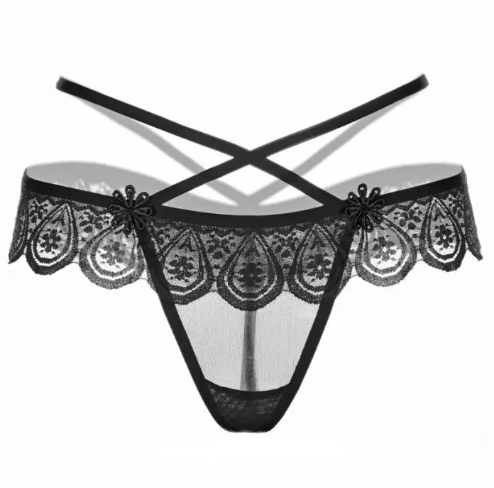 String one size σε μαύρο χρώμα.