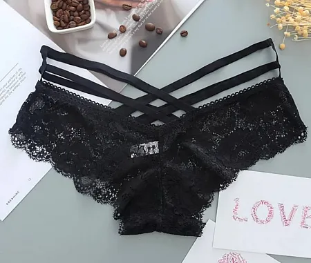 Sexy string σε μαύρο χρώμα.