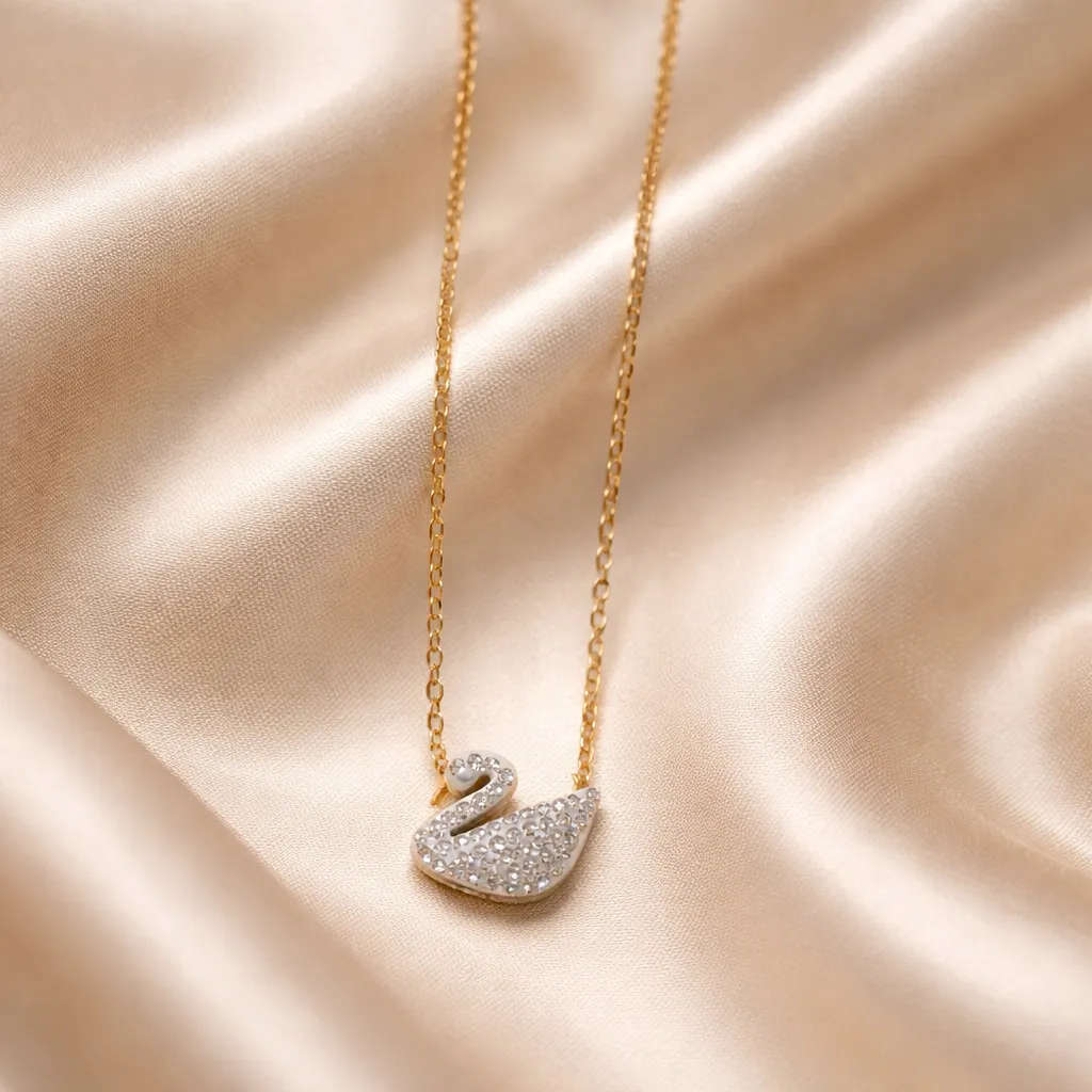 Κολιέ Gold Graceful Swan – Ανοξείδωτο Ατσάλι