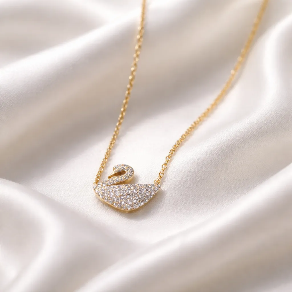Κολιέ Gold Graceful Swan – Ανοξείδωτο Ατσάλι