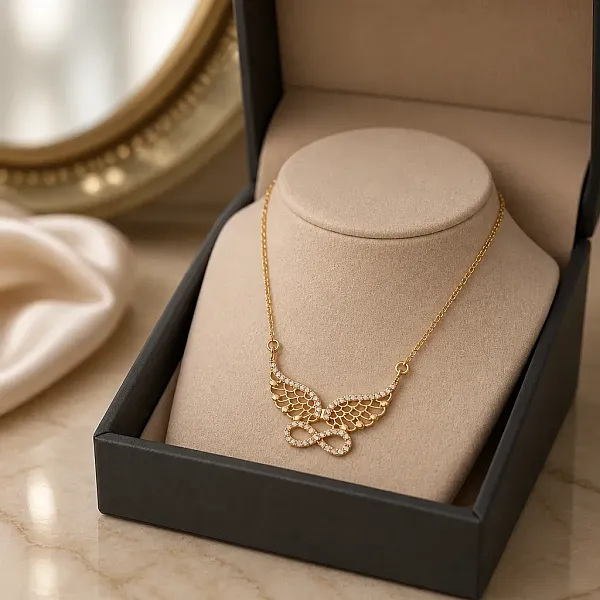 Κολιέ Infinity Wings Gold – Ανοξείδωτο Ατσάλι