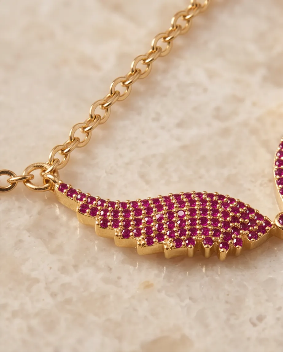 Κολιέ Radiant Gold Fuchsia Angel Wings – Ανοξείδωτο Ατσάλι