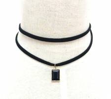 Trendy crystal choker.