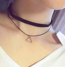 Trendy elegant choker.